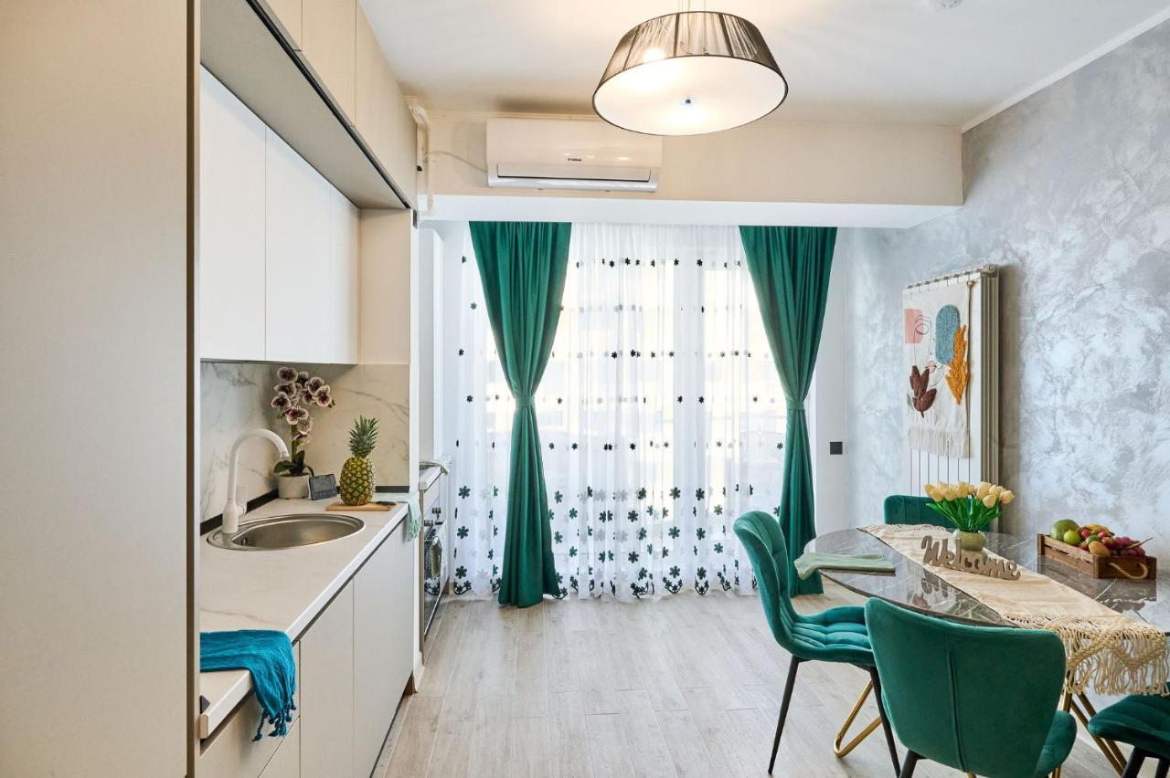 Ademar Luxury Apartment- Spa&Pool Beach Resort Mamaia Exterior foto